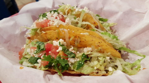 Street tacos with lime